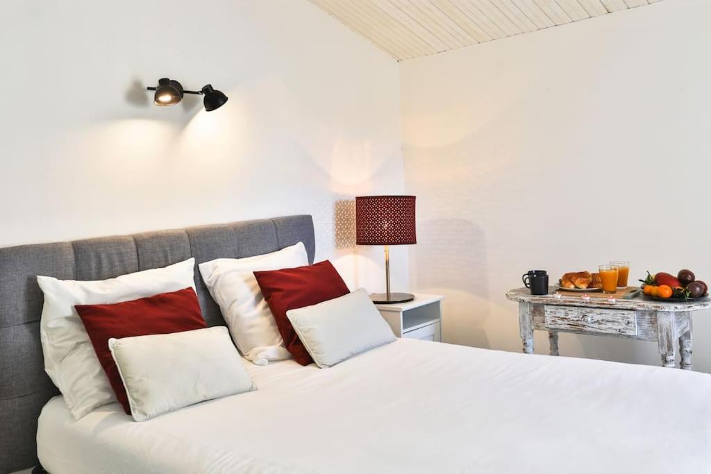 APPT COSY 2* HYPER-CENTRE à 2 pas de la plage + PARKING inclus  Les Sables-dʼOlonne Exterior foto