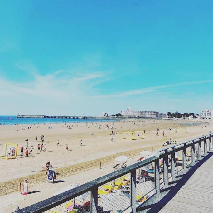 APPT COSY 2* HYPER-CENTRE à 2 pas de la plage + PARKING inclus  Les Sables-dʼOlonne Exterior foto