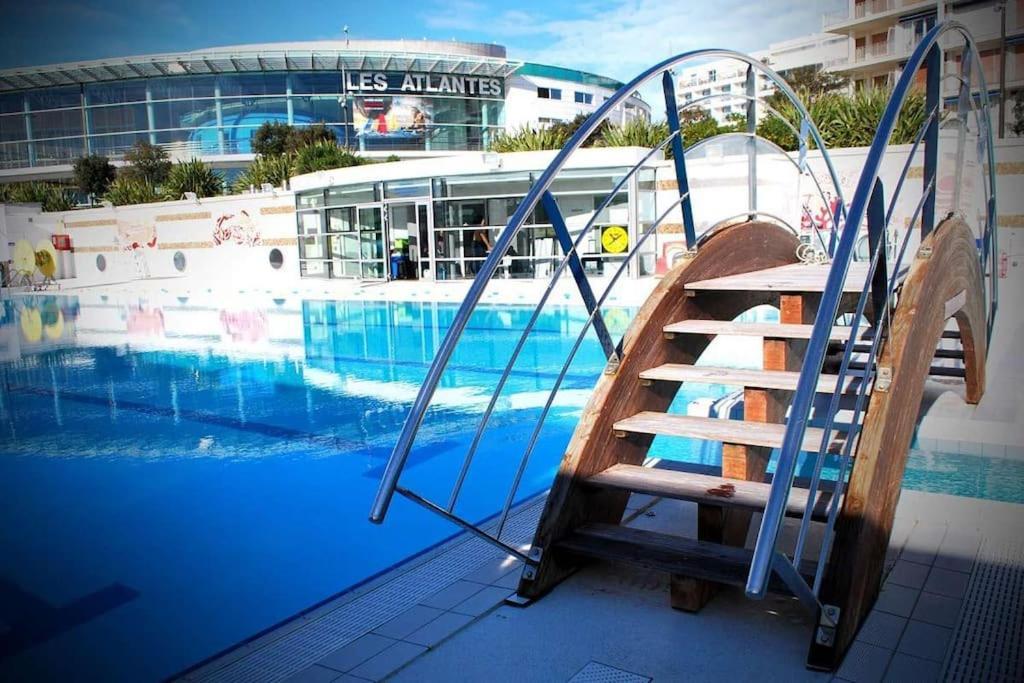 APPT COSY 2* HYPER-CENTRE à 2 pas de la plage + PARKING inclus  Les Sables-dʼOlonne Exterior foto